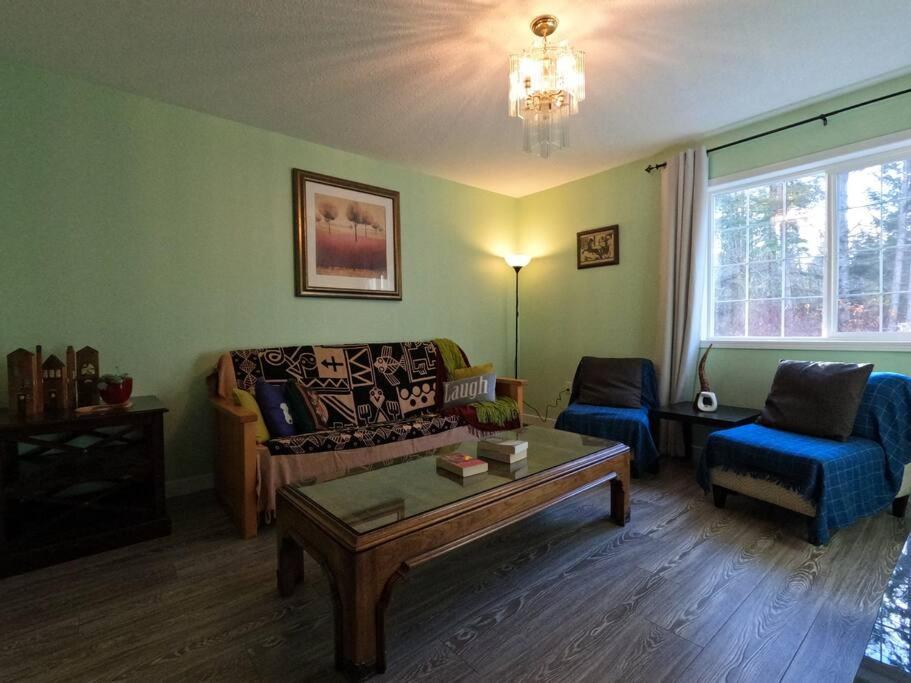 Countryroad Cozy 2Bedrooms Suite2 Нанаймо Экстерьер фото